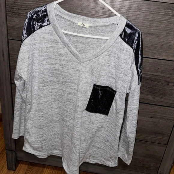 Cute Tunic oversized Sweater!🩶 - Picture 1 of 3